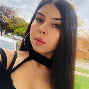 Meet your Posher, Cassandra